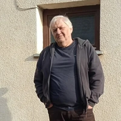 László