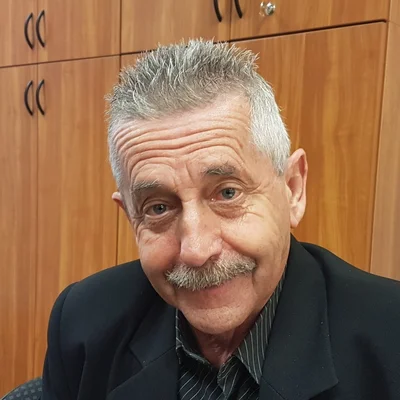 László
