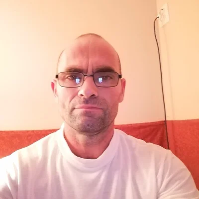 László
