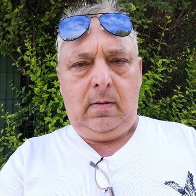 András