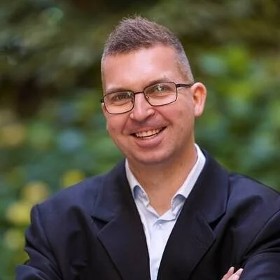 László, Pilisvörösvár