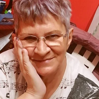 Katalin, Komló