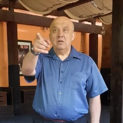 András