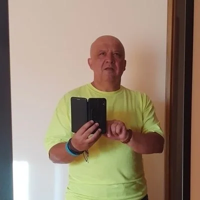 András