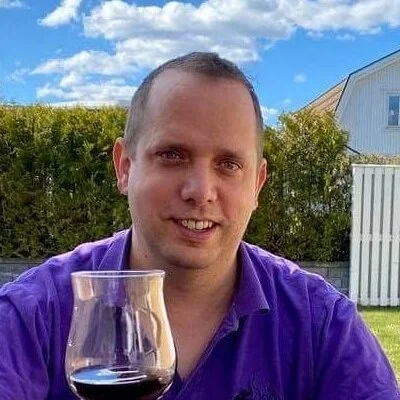 András