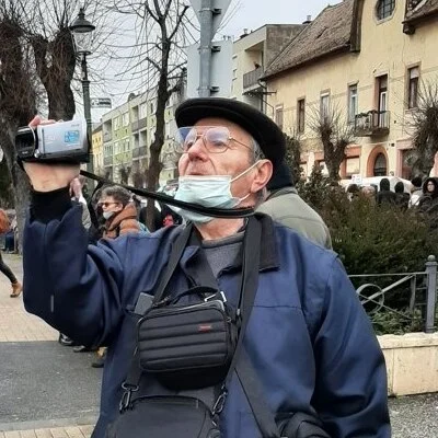 György