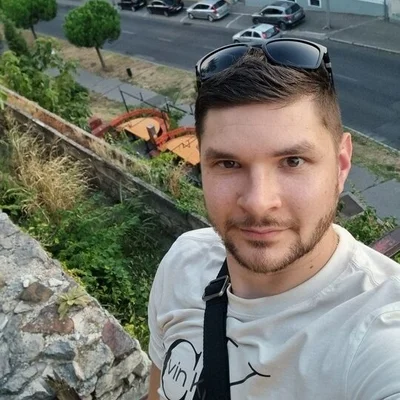 Zsolti, Preston