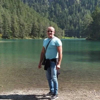 György