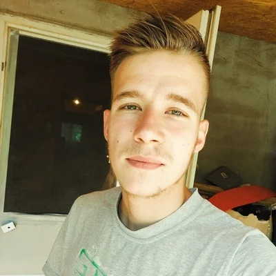 Milán, Abony