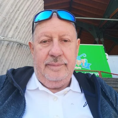 István, Érd
