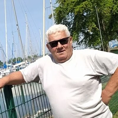 József