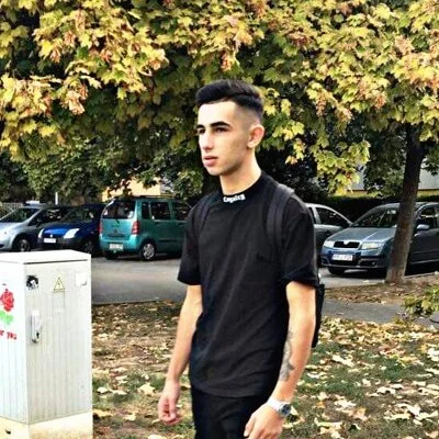 Tomi, Pécs