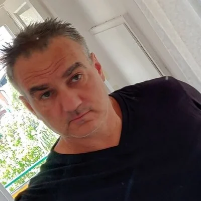 László