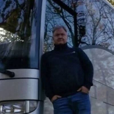 András