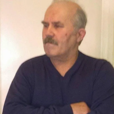 János, Oroszlány