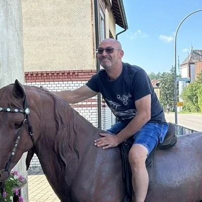 László