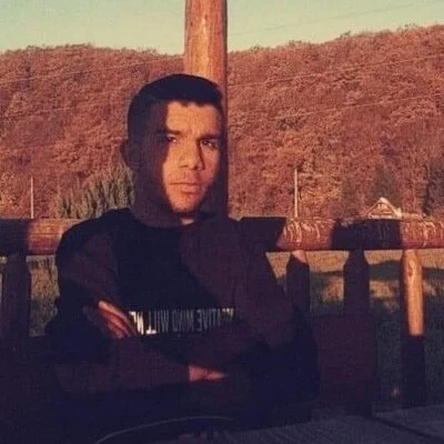 Szabii, Români