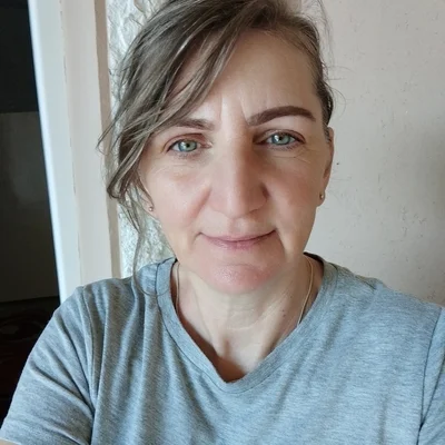 Julia, társkereső Sarkad