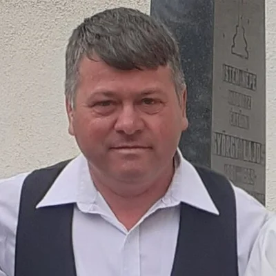 György