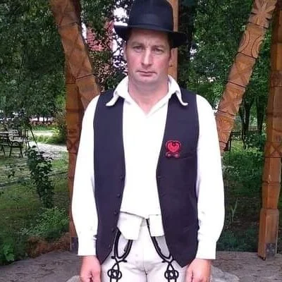 Toni, Csíkszereda