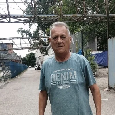 László