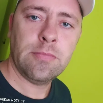 Laci, Pomáz