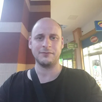 András
