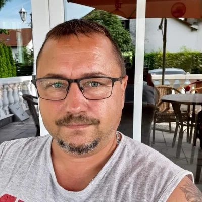 János