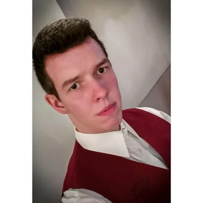 Róbert, Uzon