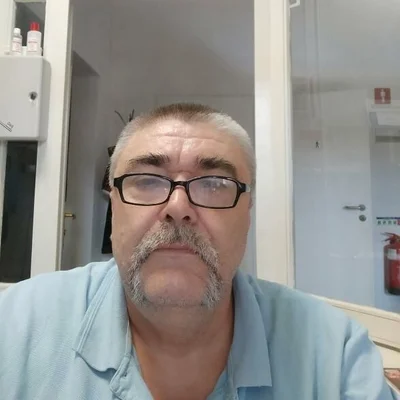 László