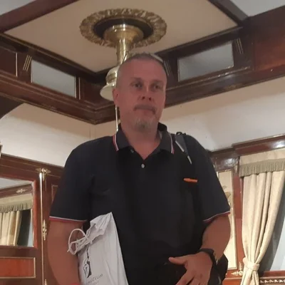 András