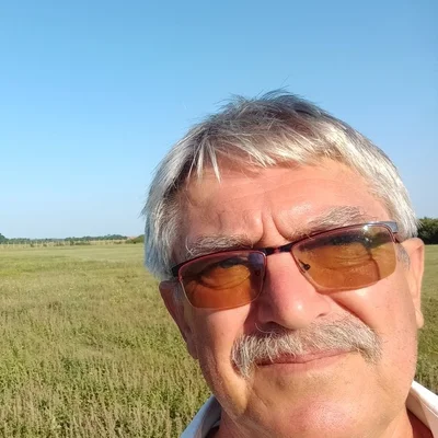 János, Békés