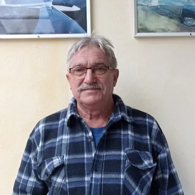 János