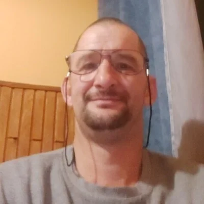 Stefan, Oroszlány