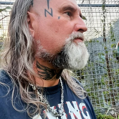 László