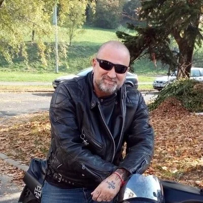 László