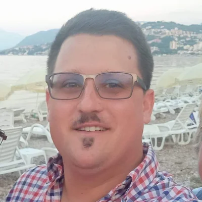 Ákos, Zenta