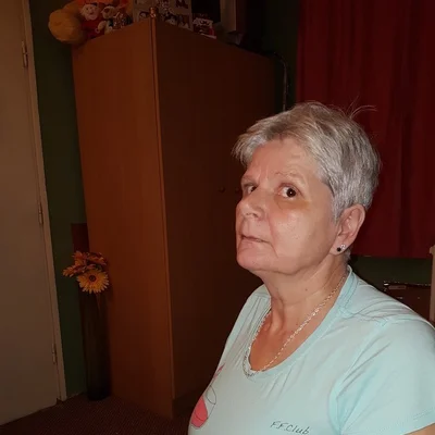 Kati, Komárom
