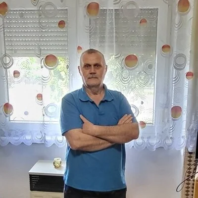 László