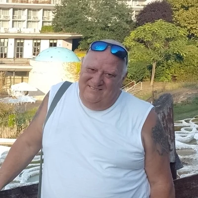 János, társkereső Párkány