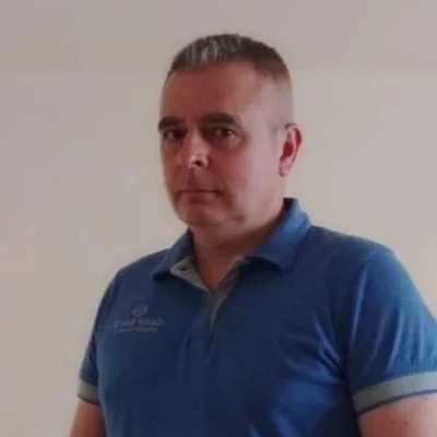 András