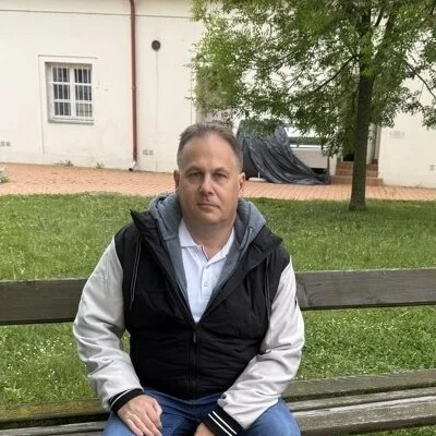 László
