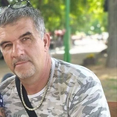 László