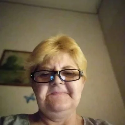 Évi