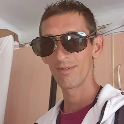 László