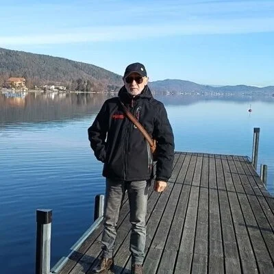 János