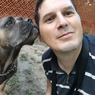 András