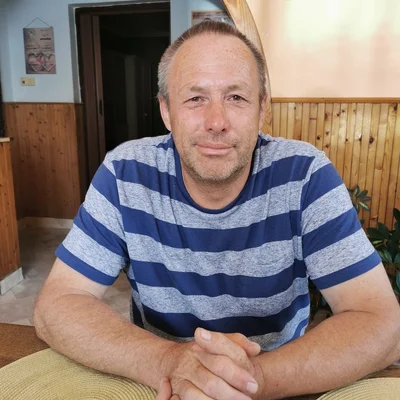 József