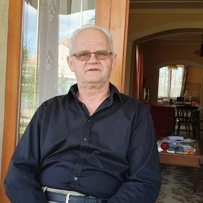 József