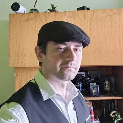 Gyula, Pomáz